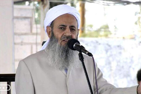 احضار و بازجویی از راننده مولوی عبدالحمید توسط ماموران اطلاعات در زاهدان