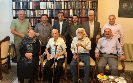 دیدار جمعی از فعالان آذربایجانی با استاد یوسف فرزانه