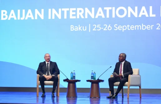 الهام علیاف: بدهی خارجی ما در سطح بسیار پایینی است، میتوانیم آن را در عرض یک روز حذف کنیم