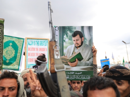 پخش زنده جنگ ایران: ترامپ تحریم‌ها علیه ایران و حامیان حوثی‌ها در صنعا را تمدید کرد