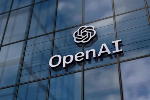 شرکت OpenAI به دلیل نگرانی‌های امنیتی، انتشار GPT-6.1 Astra را به تعویق انداخت.