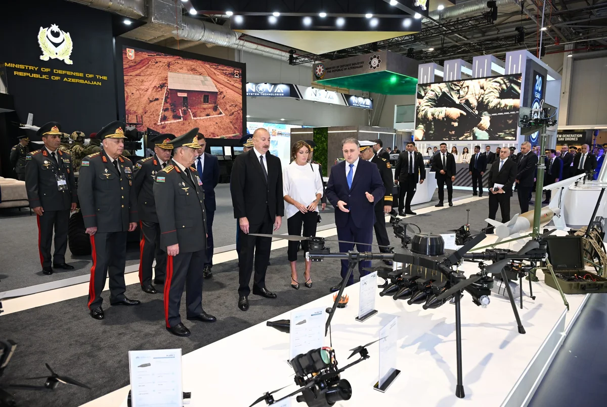 الهام علی اف با نمایشگاه های "ADEX 2026" و "Securex Caspian" آشنا شد