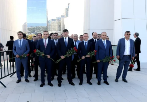 کارکنان کمیته دولتی کار با مهاجران از پارک ظفر بازدید کردند